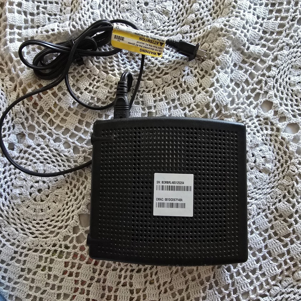 ARRIS CM820A DOCSIS 3.0 Cable Modem – Tested & Working – With Power Adapter - Picture 2 of 4